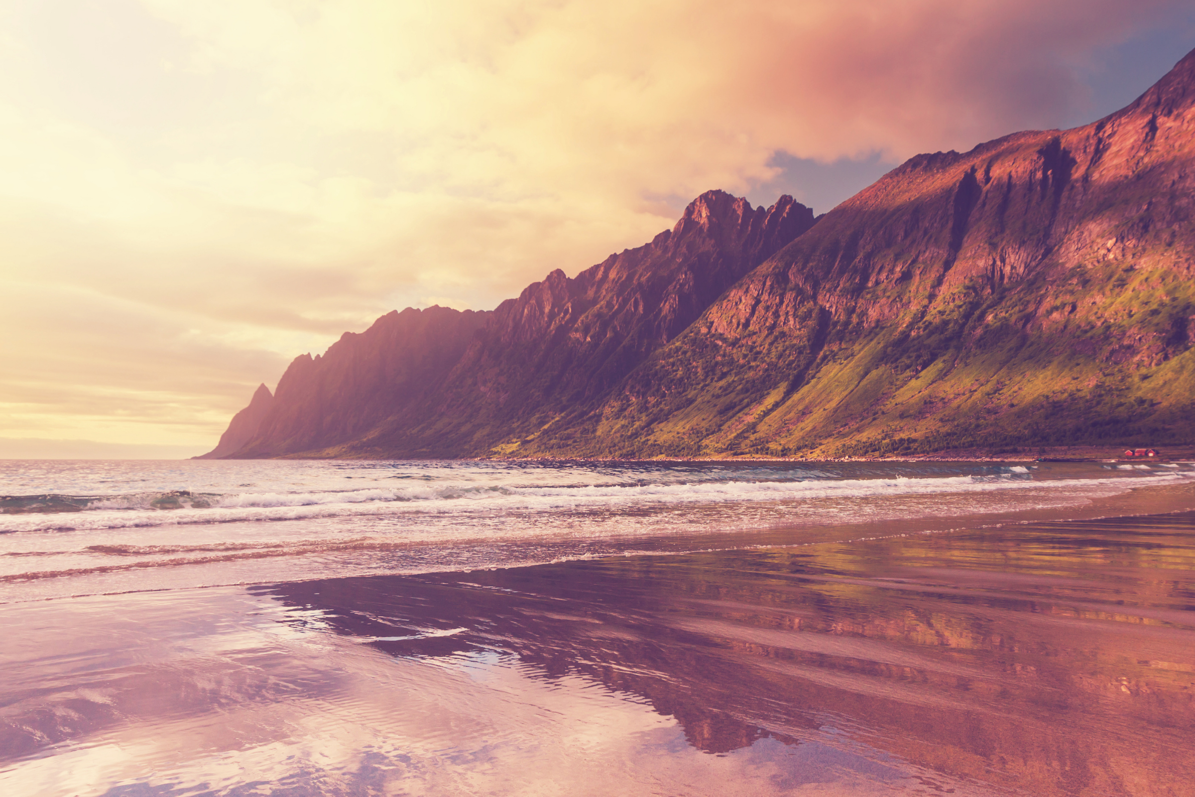 12 senja island.webp